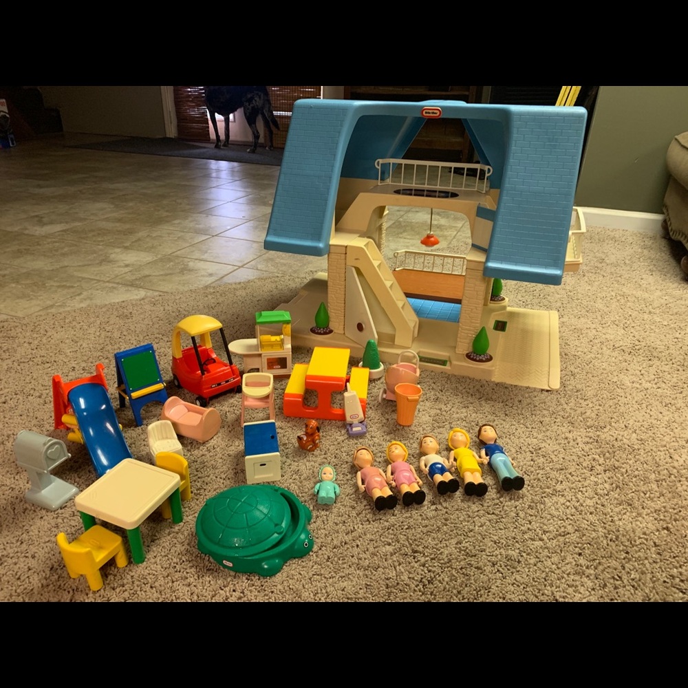 Vintage Little Tykes rare blue roof dollhouse